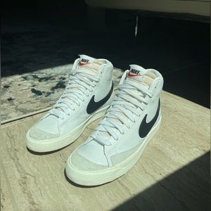 Nike Blazer Mid ‘77